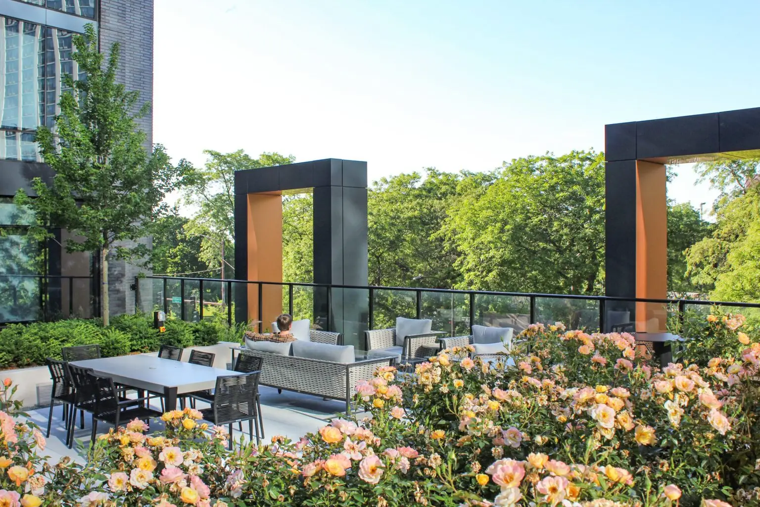 Solverre, Exterior Courtyard