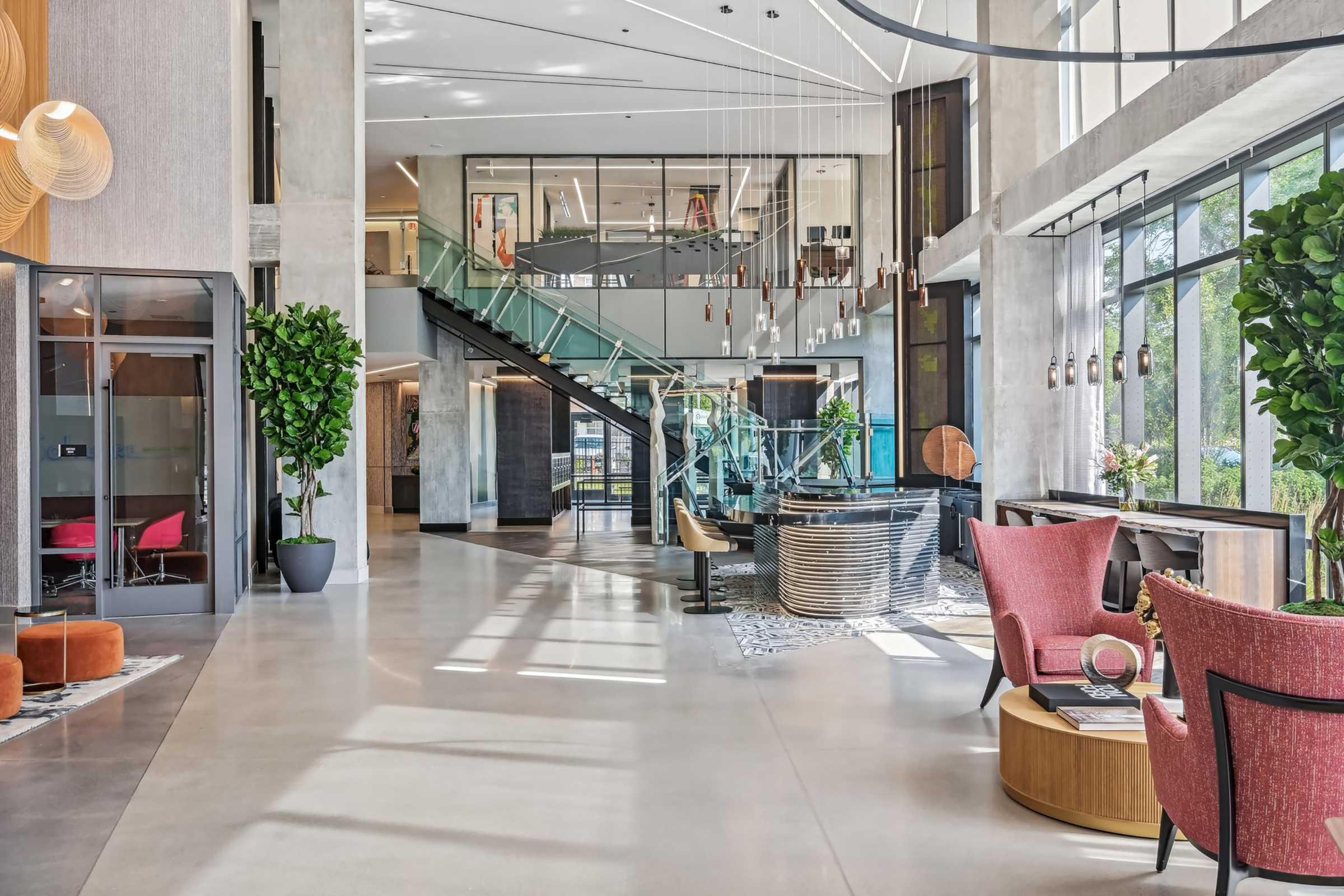 Solverre, Lobby