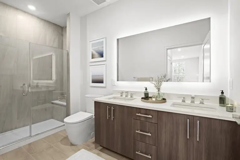 Parkside, Bathroom