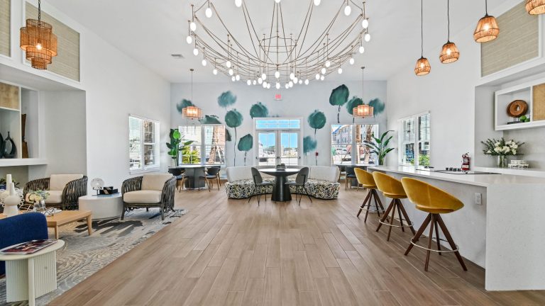 Tradewinds, Lobby