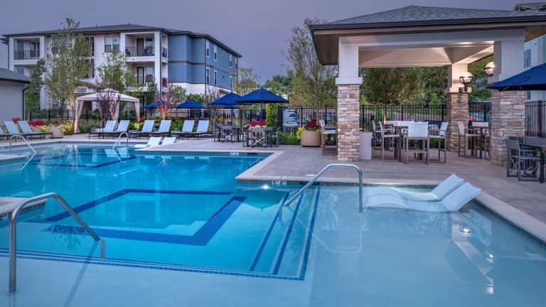 Lake Linganore, Exterior Pool