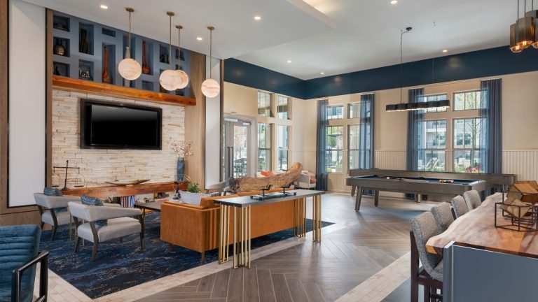 Lake Linganore, Lobby