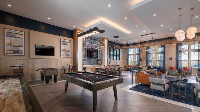 Lake Linganore, Lobby