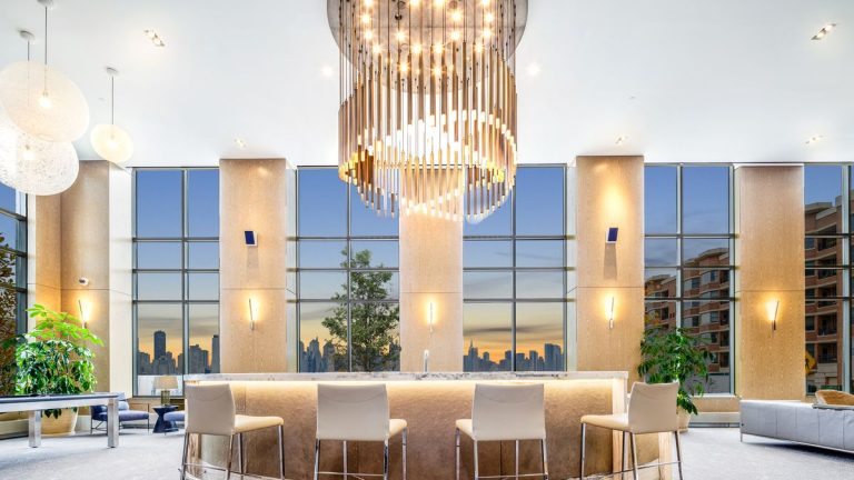 PORT IMPERIAL – Nine on the Hudson, Lobby