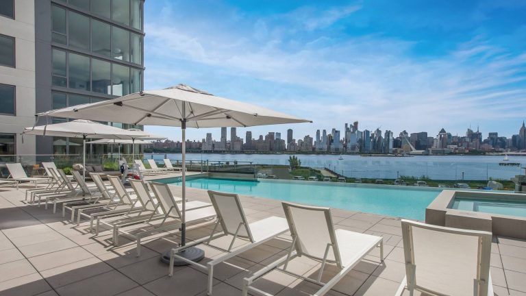 PORT IMPERIAL – Nine on the Hudson, Exterior Pool
