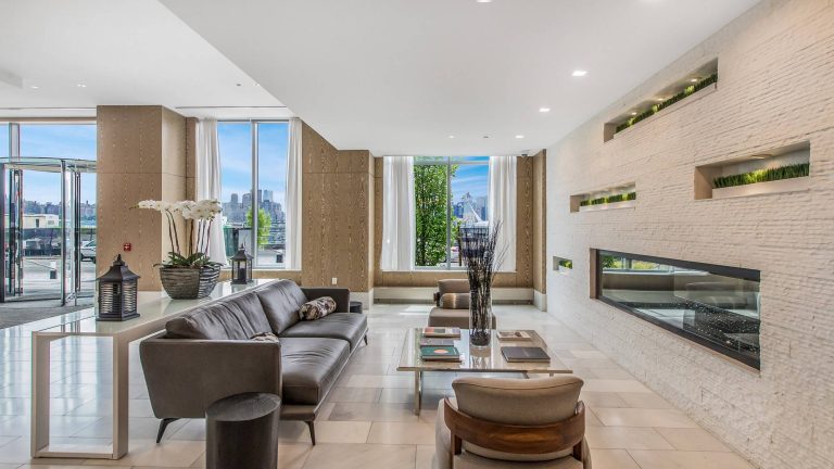 PORT IMPERIAL – Nine on the Hudson, Lobby