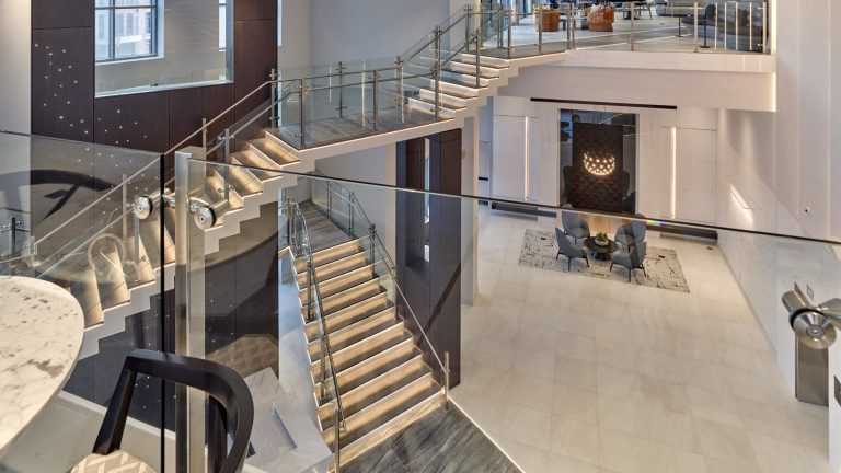 Sol at Vermella Union, Staircase
