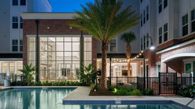 YBOR, Exterior Pool