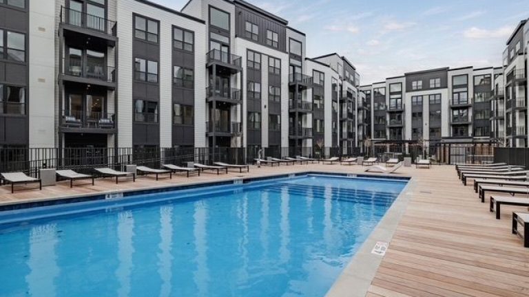 themarq_exterior_pool